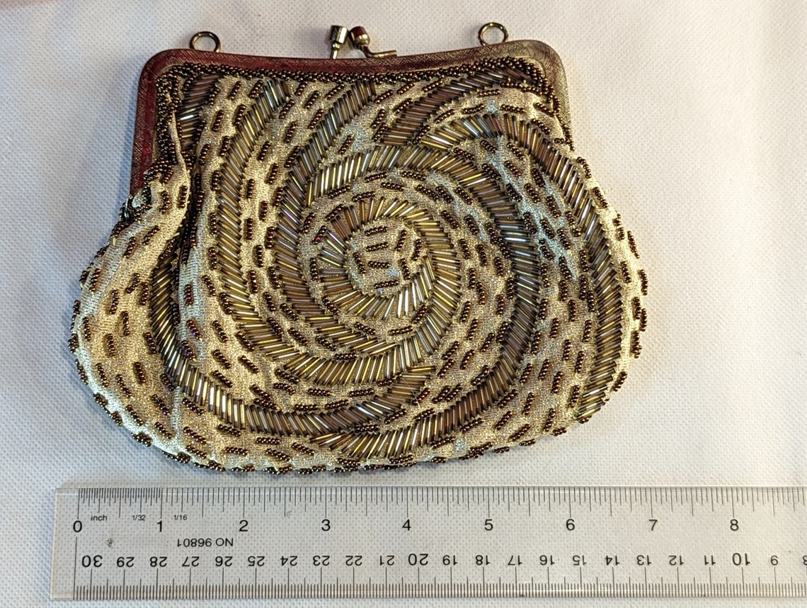 Hand Bag Glass Bead Gold Design Formal Evening bag with gold satin lining gold frame 1980's stylish designer purse no strap or chain, foto 3 di 5