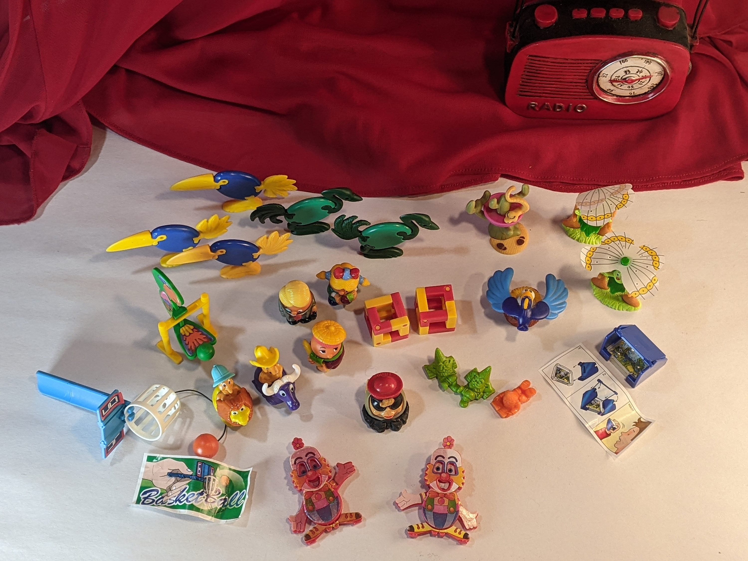 レア　キンダーサプライズ　ディアゴスティーニ　ヴィンテージ I found my GIANT Kinder Egg Toys Collection from the 90's