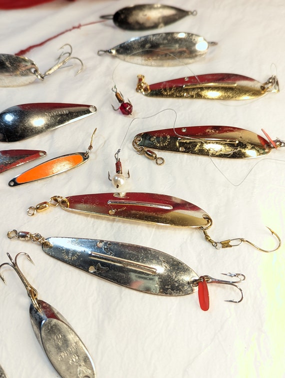 Vintage Fishing Lures Set of 13 Pieces Mr. Champ Johnson Silver Minnow  Williams Whitefish Blanchard Fishing Takle -  Canada