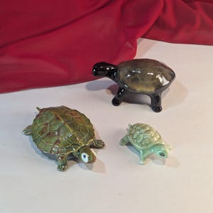 Canada Souvenir Turtle Set of Three Canadian Pottery Porcelain Ceramic Turtle Tortoise Collectible Figurine Set