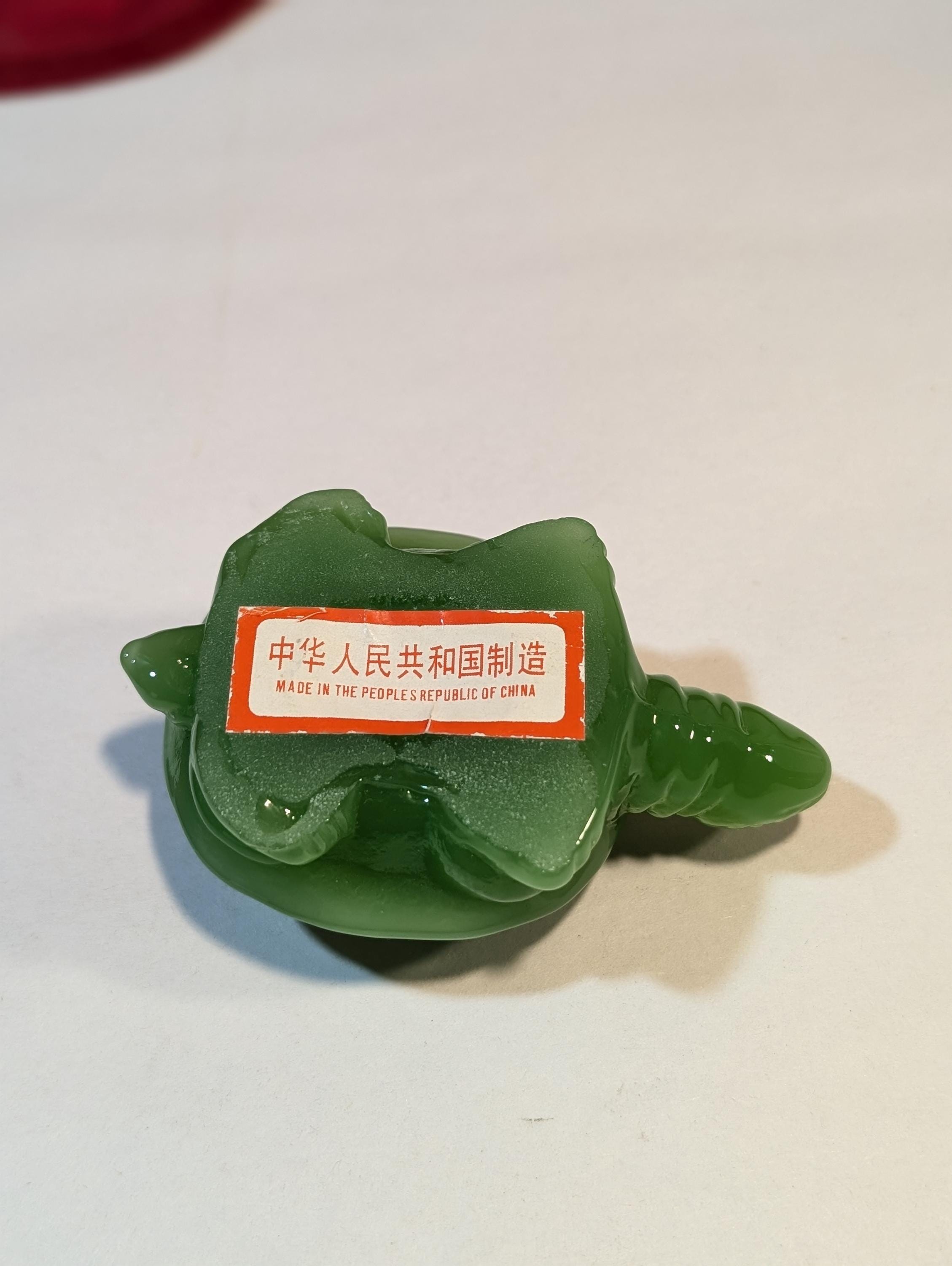 緑色のガラス製中国翡翠のカメのお土産置物 翡翠の緑の幸運のカメ 中華