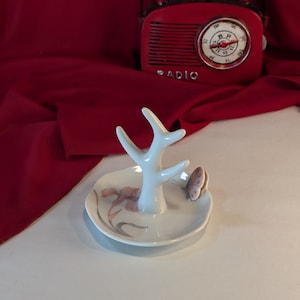 蝶とユリの花のリングツリー リングホルダー ジュエリーツリー 日本 中国 輸入元 Abbott ホワイト ピンク グレー ドレッサーセット