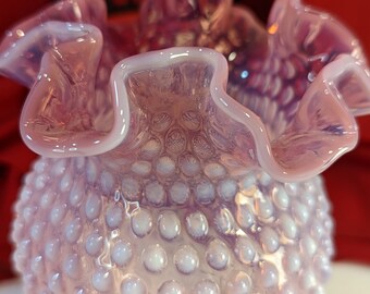fenton opalescent ビンテージ　ガラス製 花瓶 Fenton Art Glass Pink Opalescent Hobnail Ruffle Double Crimp