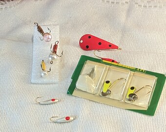 VIntage Fishing Lures Random Set of Nine Pieces Fish Hooks and Spinners Tiny Fish Hooks Used Older Fighing Gear 9 pieces