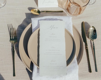 Elegantes Hochzeitsmenü: Echte Büttenrand Tischkarten handgeschöpft