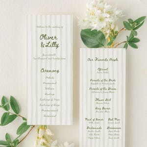 Puede incluir: Dos programas de ceremonia de boda con un diseño a rayas y texto. El programa de la izquierda dice "Oliver & Lilly" y "June seventh, two thousand and twenty seven." El programa de la derecha enumera "Our Favorite People."