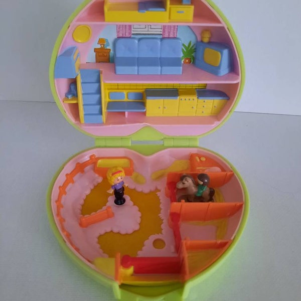 1989 Polly Pocket, Polly's Pony Club, 100% Compleet in Goede "Gebruikte" Staat