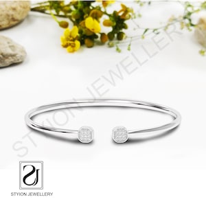 【関税・送料無料】Caitlyn Minimalist★Lace Diamond バングル Lace Diamond Bangle by Caitlyn Minimalist • Dainty Diamond