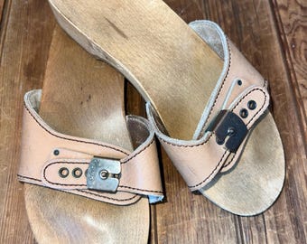 Vintage 70s women’s Dr. Scholl sandals tan leather buckles size 7