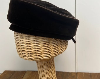 Vintage ladies brown velvet pillbox hat