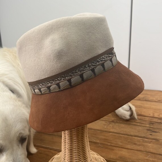 Vintage 1950s unique women’s wool hat with feather - image 3