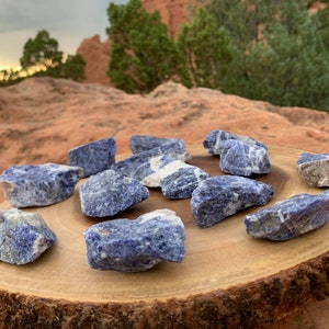 Raw Sodalite | CONFIDENCE & TRUTH STONE