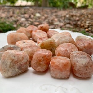 Sunstone Tumbled | LUCK & FORTUNE STONE