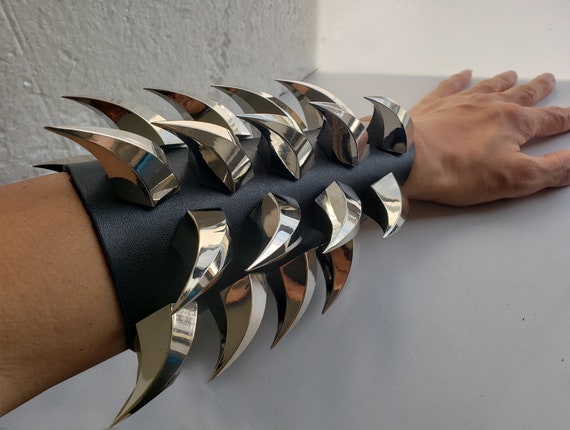 Alloy Giant Dragon Claw Spiked Leather Heavy Metal Gauntlet