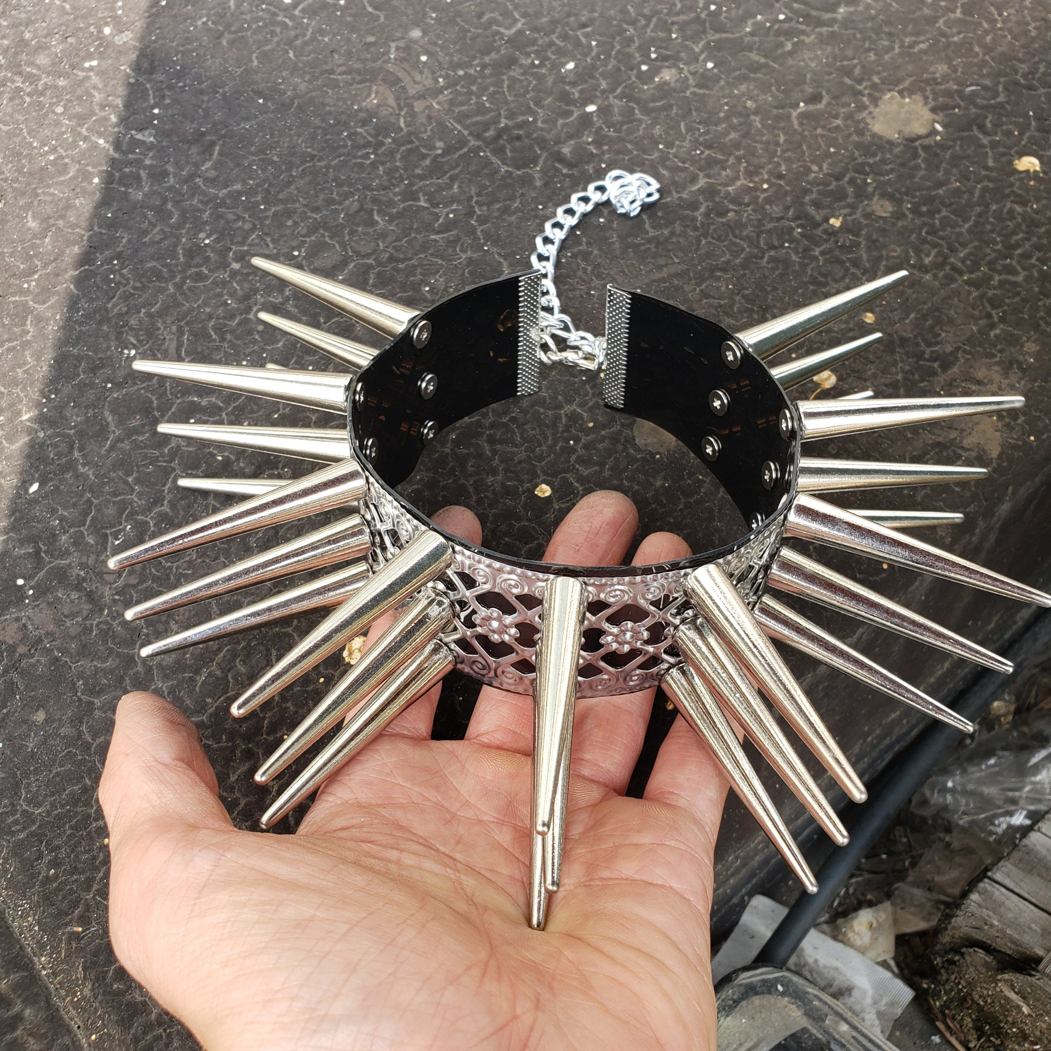 Choker with online long spikes