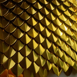 500pcs Large Mirror Gold Aluminum Dragon Scales ,3D Scalemail Scales Bulk and Chainmaille Scalemaille, Dragon Armor Cosplay High Quality