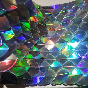 500pcs Large Holographic Rainbow Alloy Dragon Scales ,3D Scalemail Scales Bulk and Chainmaille Scalemaille, Dragon Armor Cosplay