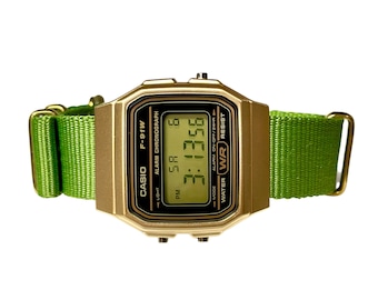 Reloj Casio dorado personalizado con correa verde