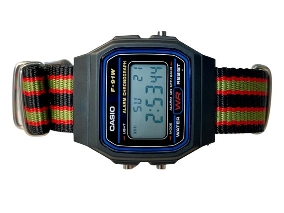 Reloj Casio negro personalizado con pantalla en color rojo Mod -  México
