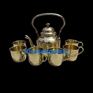 Teiera in ottone 100% martellato a mano, con 7 tazze. Ideale per casa, hotel e cucina. Benefici per la salute derivanti dall'Ayurveda e dallo Yoga.