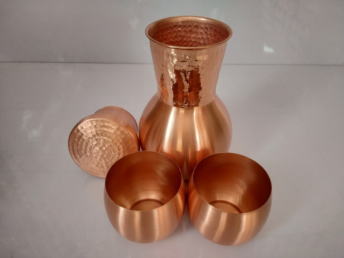 Cop29 Handgefertigte Kupferwasserflasche Mit Wabenmuster - 1000 Ml Karaffe Fürs Schlafzimmer (matt Gold)