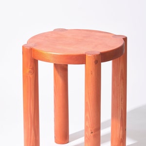 Bonnet Wood Side Table Orange Scandinavian Design Excellent for Plants and Seating zdjęcie 1