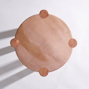 Bonnet Wood Beistelltisch Naturholz Skandinavisches Design Hervorragend geeignet für Pflanzen und Sitzmöbel Bild 4
