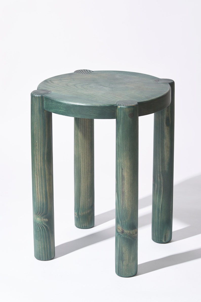 Bonnet Wood Side Table Hunter Green Scandinavian Design Excellent for Plants and Seating 画像 1