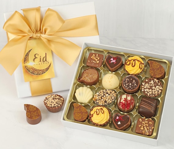 Eid Mubarak Chocolate Box. 16 Luxury Chocolates In A Gold Ribbon White Box With Eid Mubarak, Eid Al Fitr, Ramadan Mubarak, Umrah Mubarak Tag