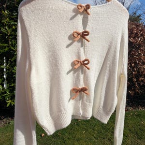 Handmade Bow Cardigan: Creme Feinstrick, Coquette Core Style