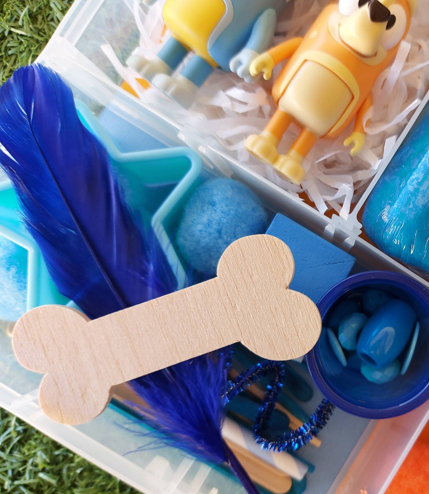 Más de 3 Bluey Playdough Sensory Box Bluey Sensory Box Etsy