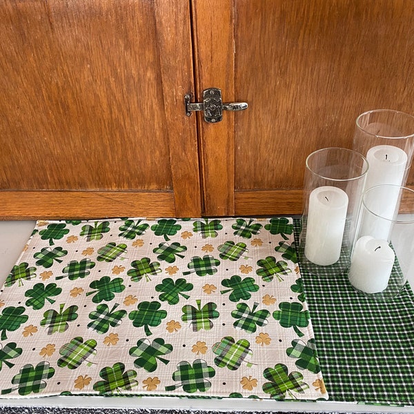 Fabric Placemat, Quilted Placemat, St. Patrick’s Day, Green, White, Tan, Gold, Plaid Shamrocks, Reversible Placemats, Holiday Gifts