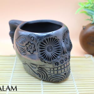 Skull Mug, Barro Negro Skull mug, Taza de Calavera de Barro negro, Rustic handmade Mugs. Fine skull mug of Black clay. San Bartolo, Oaxaca.