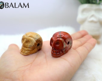 Colgante de jaspe con forma de calavera, jaspe amarillo y rojo. Leer descripción