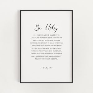 2 Timoteo 1:9-10 Arte de pared del versículo bíblico imprimible para la decoración cristiana de Pascua, minimalista ser obra de arte tipográfica de las Sagradas Escrituras, regalo de bautismo