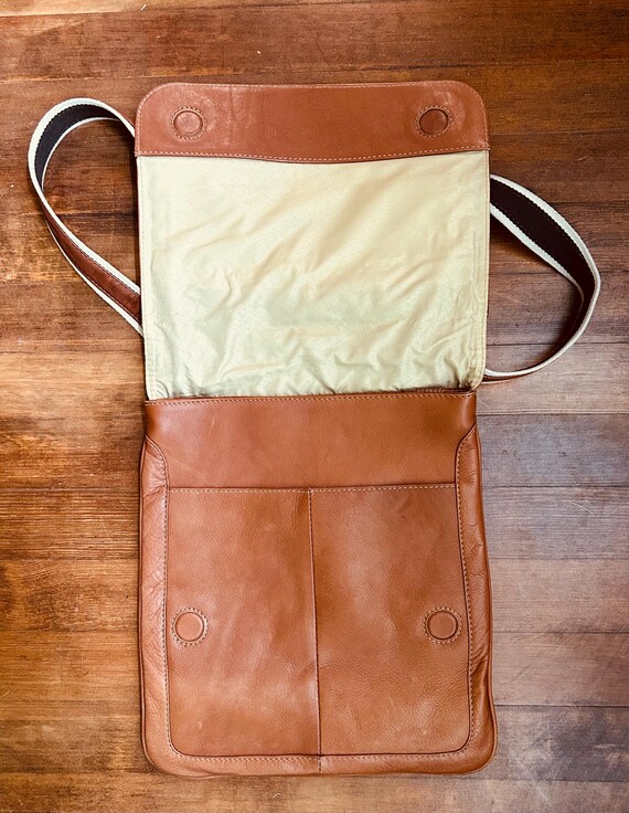 Piel Leather Shoulder Bag View 4