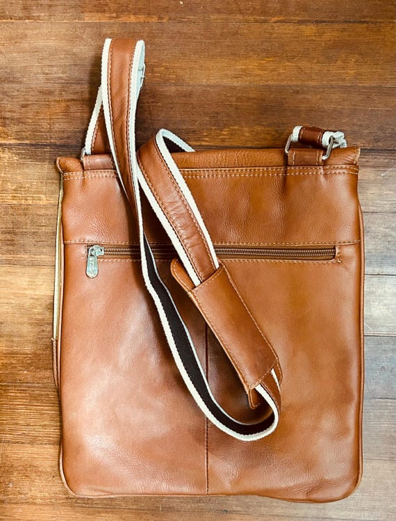 Piel Leather Shoulder Bag View 2