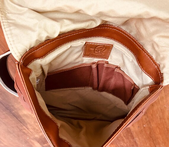 Piel Leather Shoulder Bag View 5