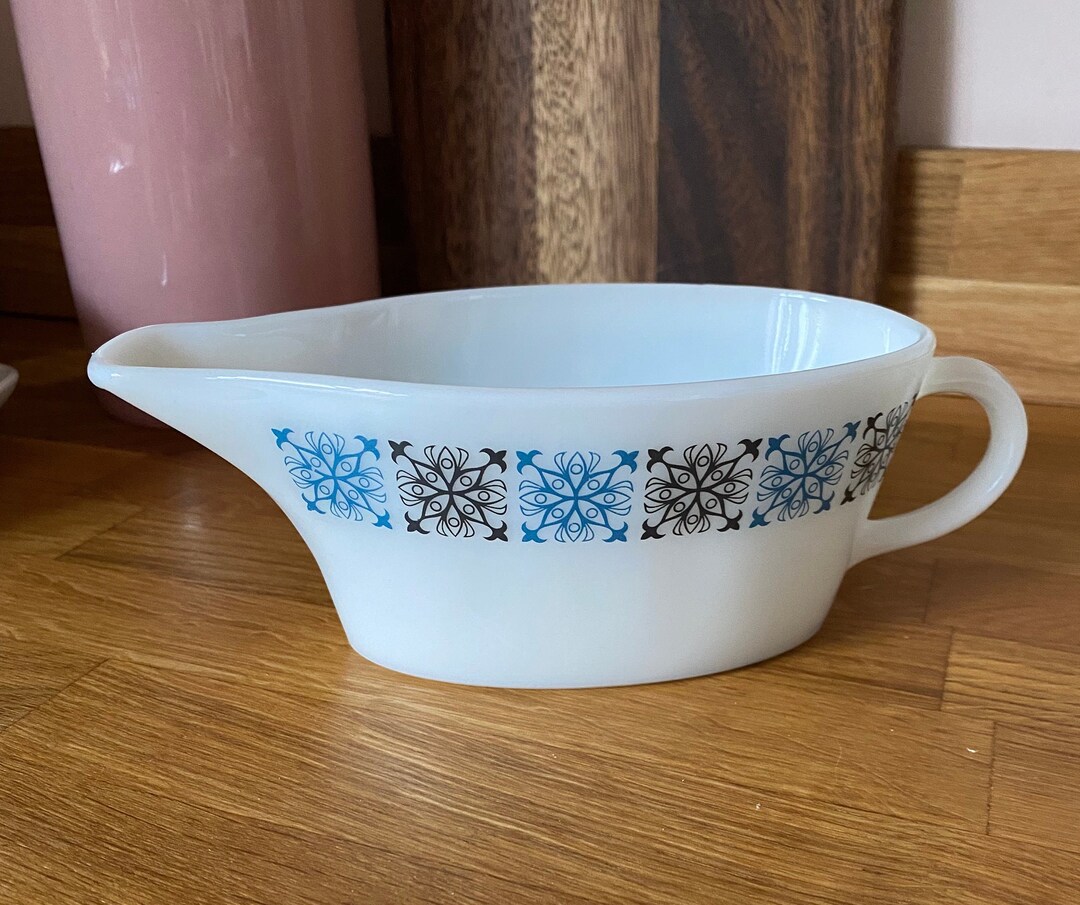 Pyrex Chelsea Pattern Vintage JAJ Pyrex Gravy/sauce Boat, Chelsea Pattern, 1960's - Etsy