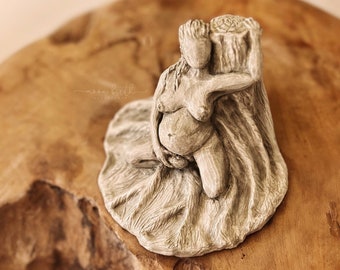 Plazentabaum Geburt – Skulptur Krönender Baum Statue Hebamme Geschenk Doula Blessingway Gebärende Frau Figur Neugeborenes Rustikaler Geburtsraum