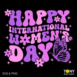 Może przedstawiać: Fioletowo-różowa grafika w stylu retro z tekstem "Happy International Women's Day" i motylem.