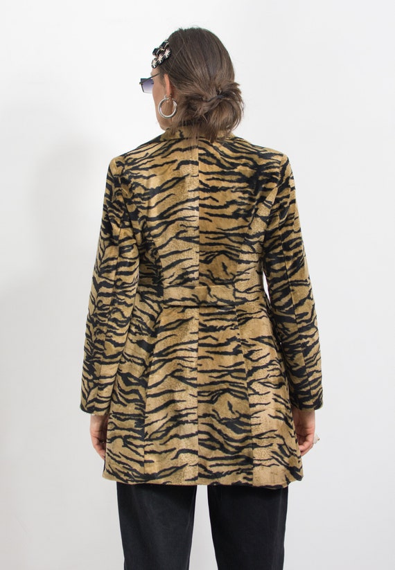 Tiger faux fur jacket Vintage 90's coat animal pa… - image 8