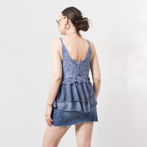Y2K frilled camisole top laced layered women size M/L image 4
