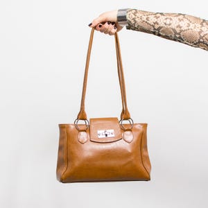 Caramel Brown Leather Shoulder bag | vintage handbag with buckle closure