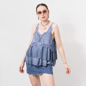 Y2K frilled camisole top laced layered women size M/L image 3