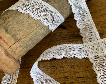 9920 White French Lace Trim 3/4"