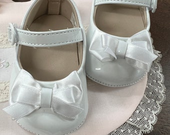 white patent baby girl shoes