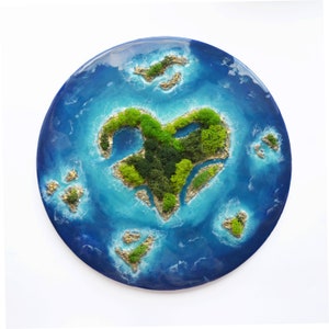 Epoxy Resin Ocean Heart Shaped Island, Round 3d Resin Painting, Resin Sea Artwork, Resin Heart Island, Seascape, Coastal Art, Ocean Wall Art