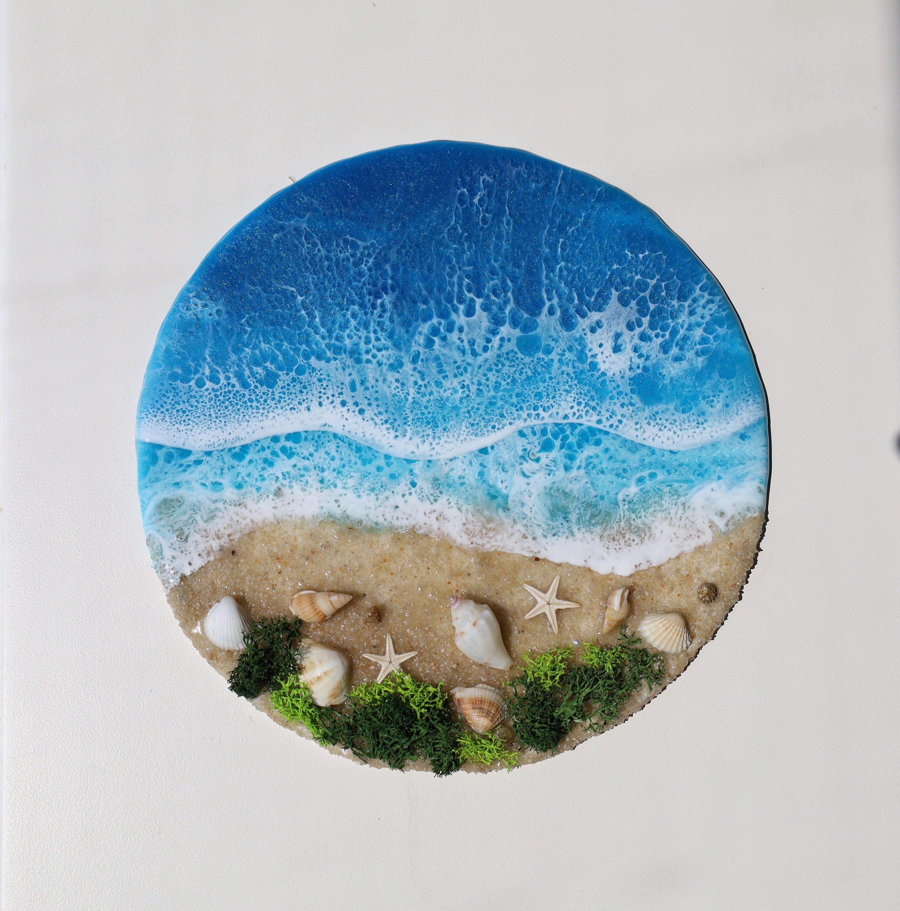 丸型エポキシ樹脂ビーチウォールアート：貝殻を使った手作りの海景