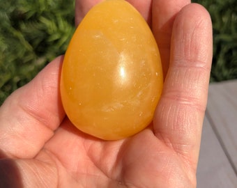 Fossil Cavern ORANGE CALCITE CRYSTAL LARGE BANDED EGG HAND CARVED REIKI Heal 60mm 132g st191 Fossil Cavern ORANGE CALCITE CRYSTAL LARGE BANDED EGG HAND CARVED REIKI Heal 60mm 132g st191